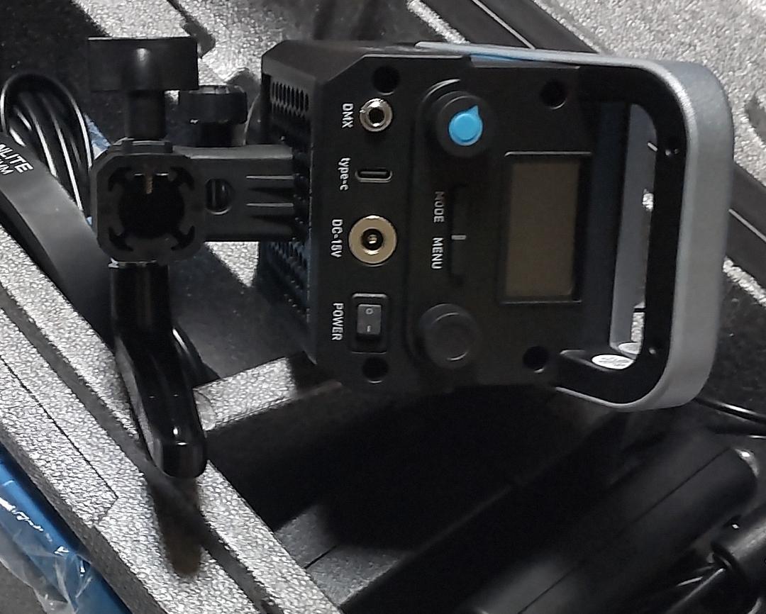 出力78W 収納ケース付き