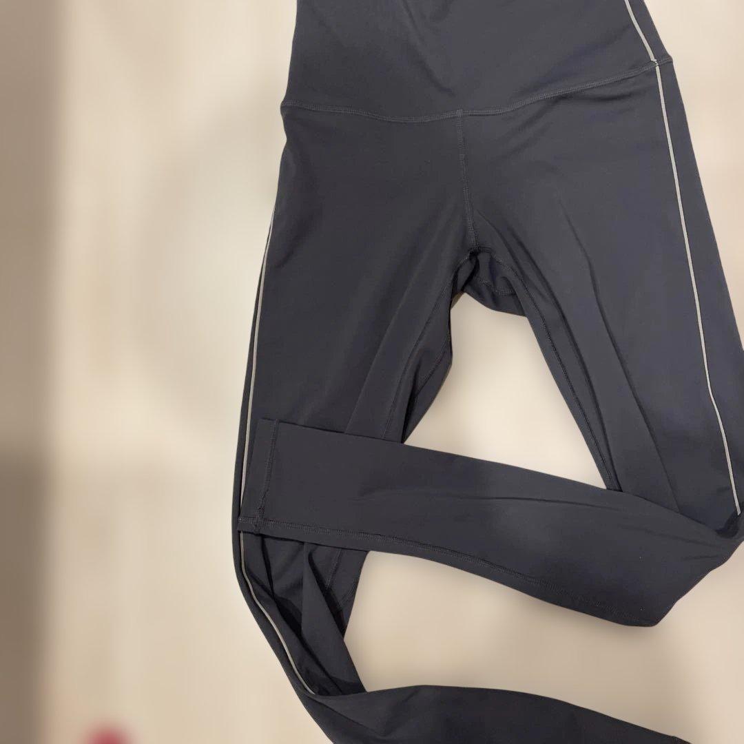 【美品】TAKIMAKI 滝沢眞規子 トップス&レギンス セット サイズ2 M 【美品】TAKIMAKI 滝沢眞規子 トップス&レギンス セット サイズ2 M