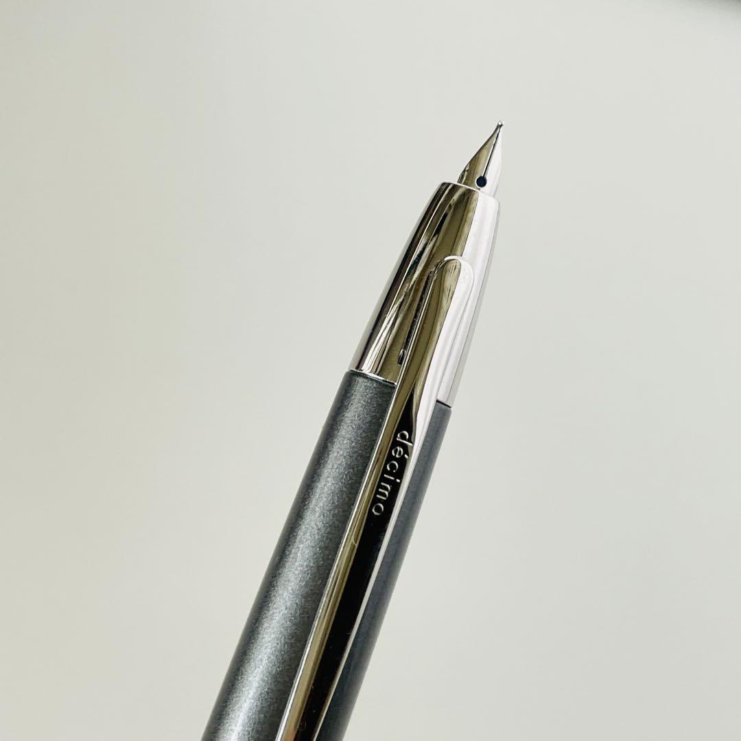 PILOT キャップレスデシモ 細字 ノック式万年筆 ダークグレーマイカ