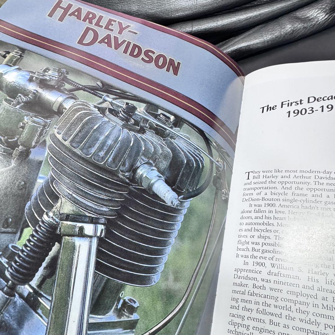 The Harley Davidson Century カラー 洋書本 The Harley Davidson Century カラー 洋書本