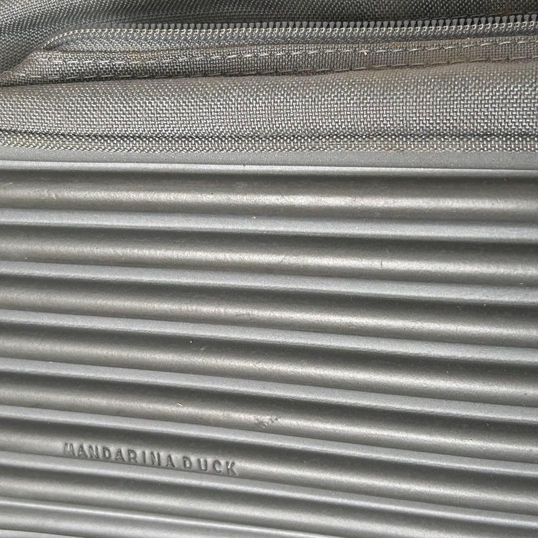 MANDARINA DUCK マンダリナダックショルダーバック斜めがけ未使用美品 MANDARINA DUCK マンダリナダックショルダーバック斜めがけ未使用美品