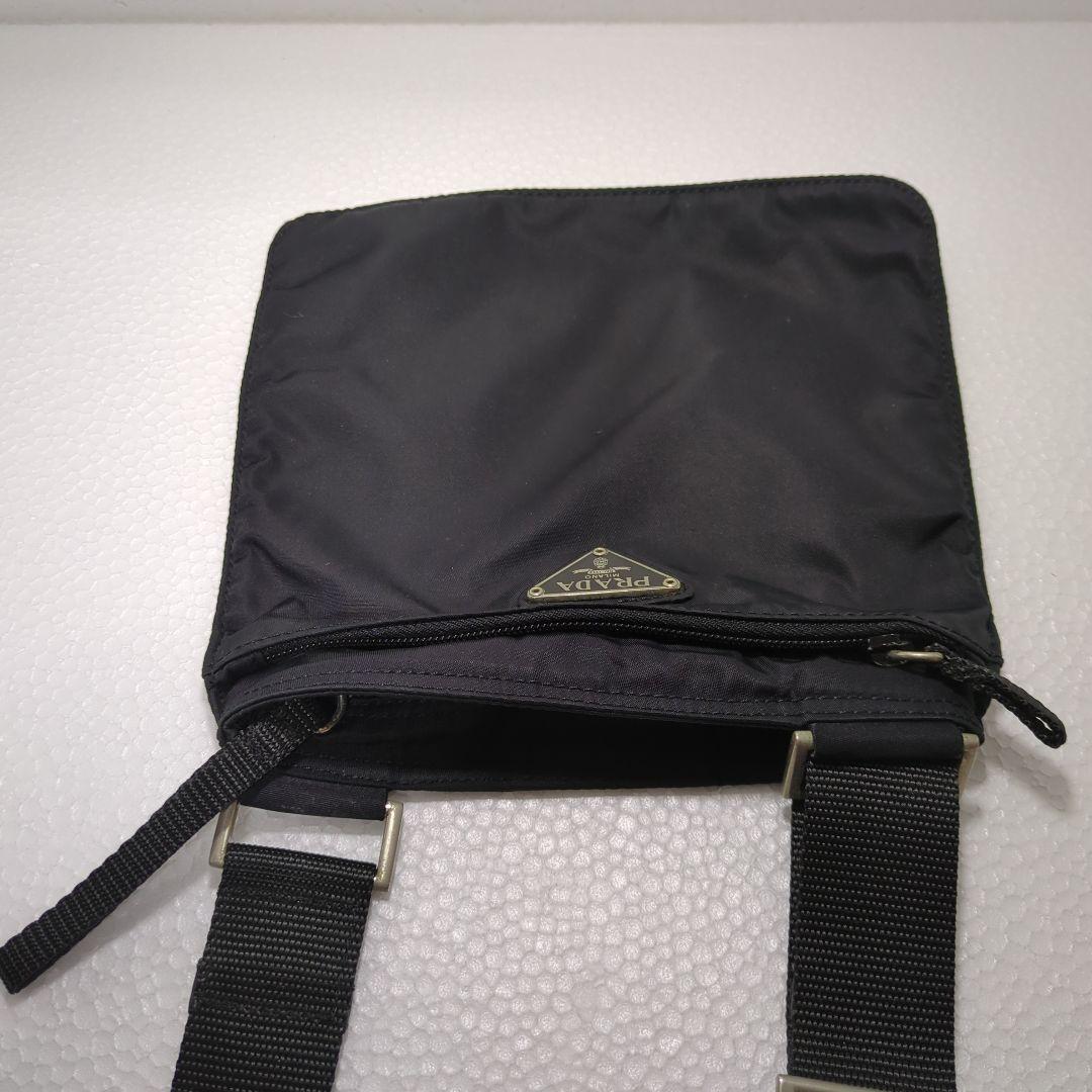 プラダ　サコッシュ　ショルダーバッグ　三角ロゴ　黒