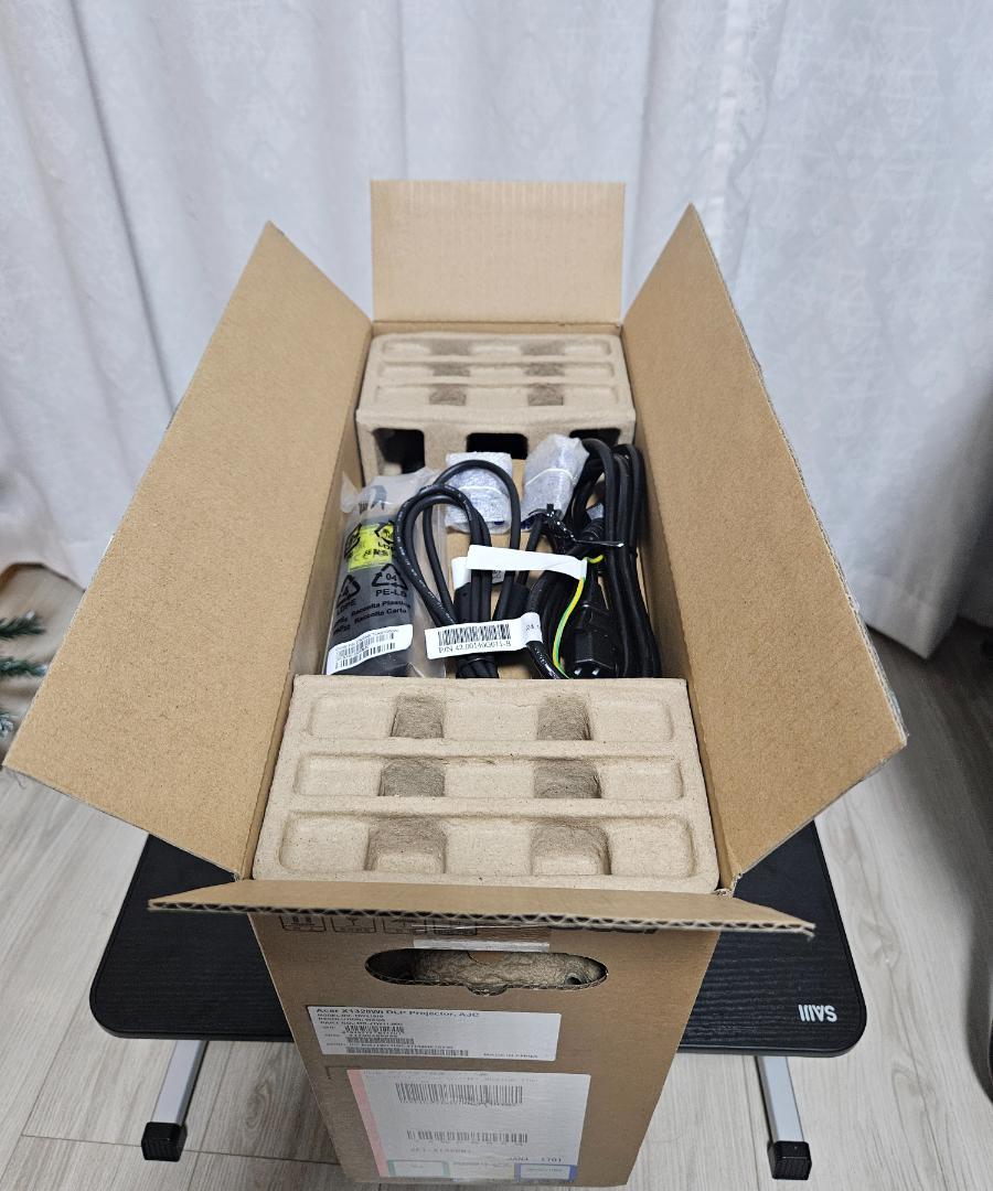 Acer  X1328Wi DLP Projector (新品●未使用)