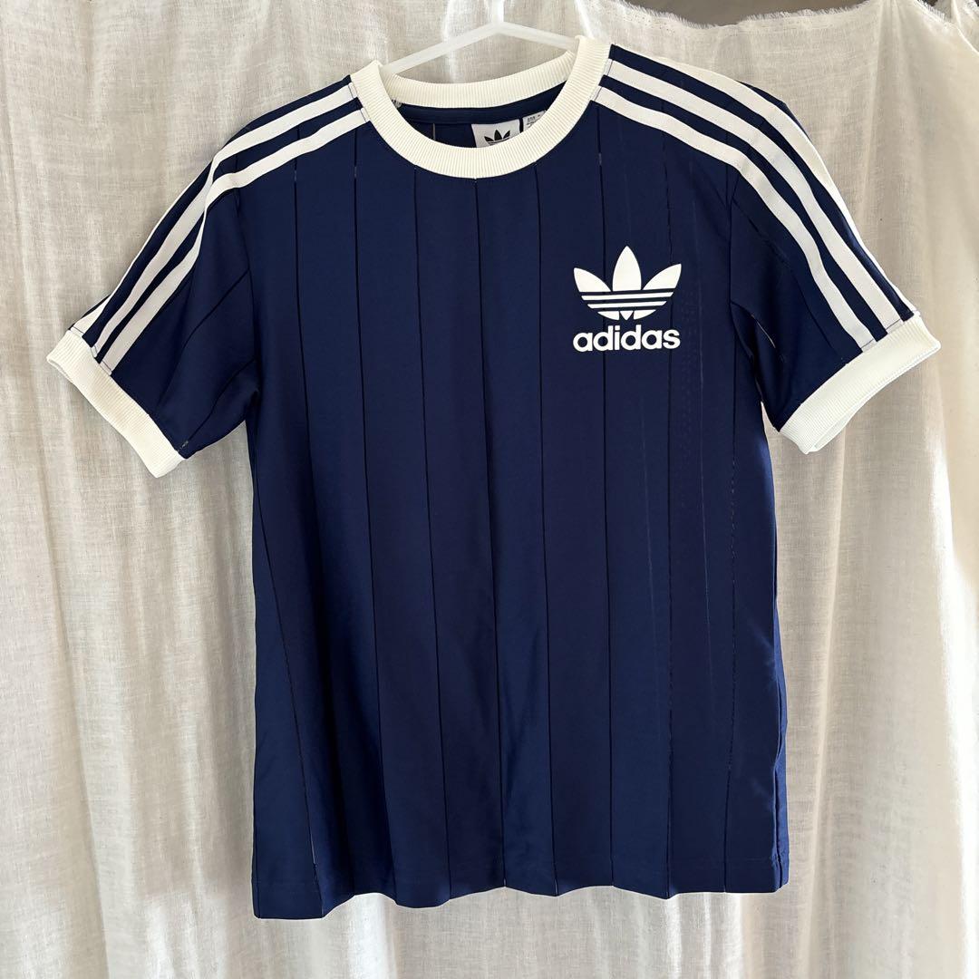 adidas スリーストライプス ピンストライプ tシャツ - メルカリ