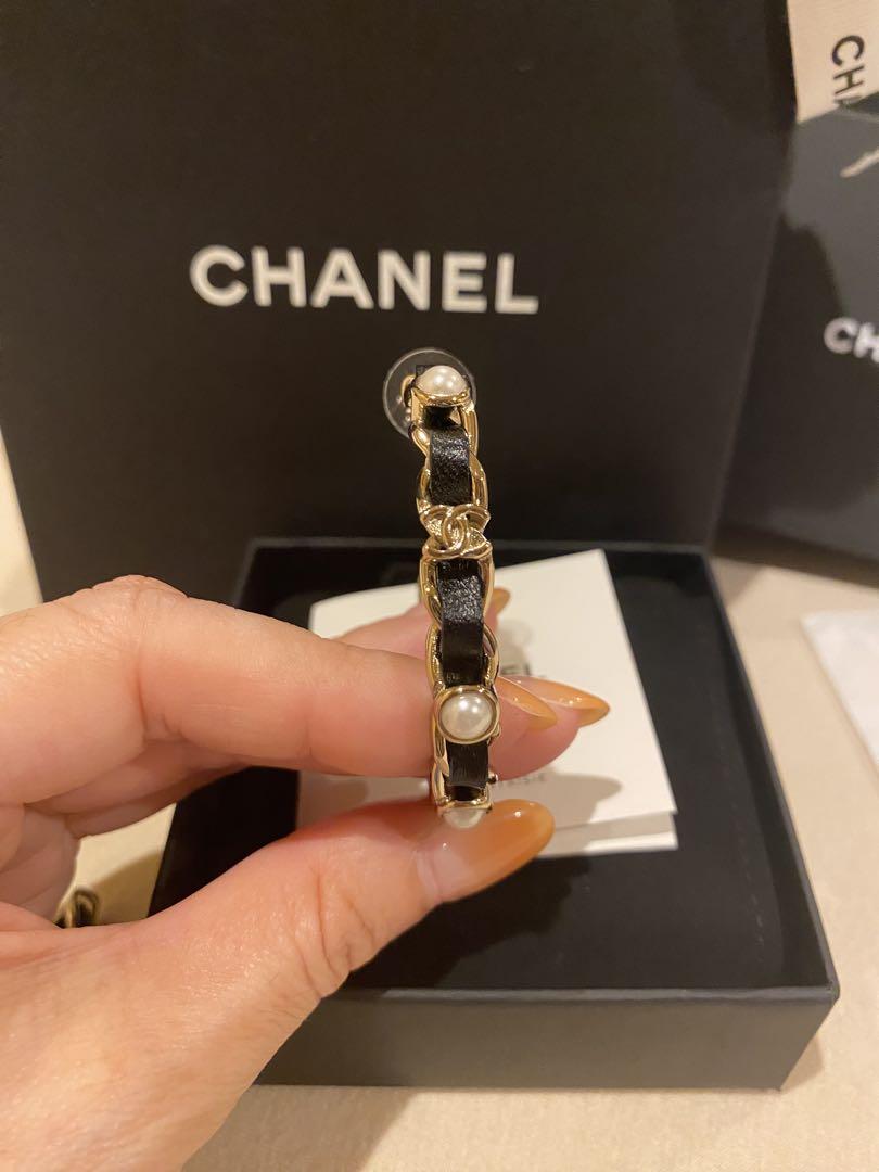CHANELチェーンデザインフープピアス ロクシタンハンドクリーム