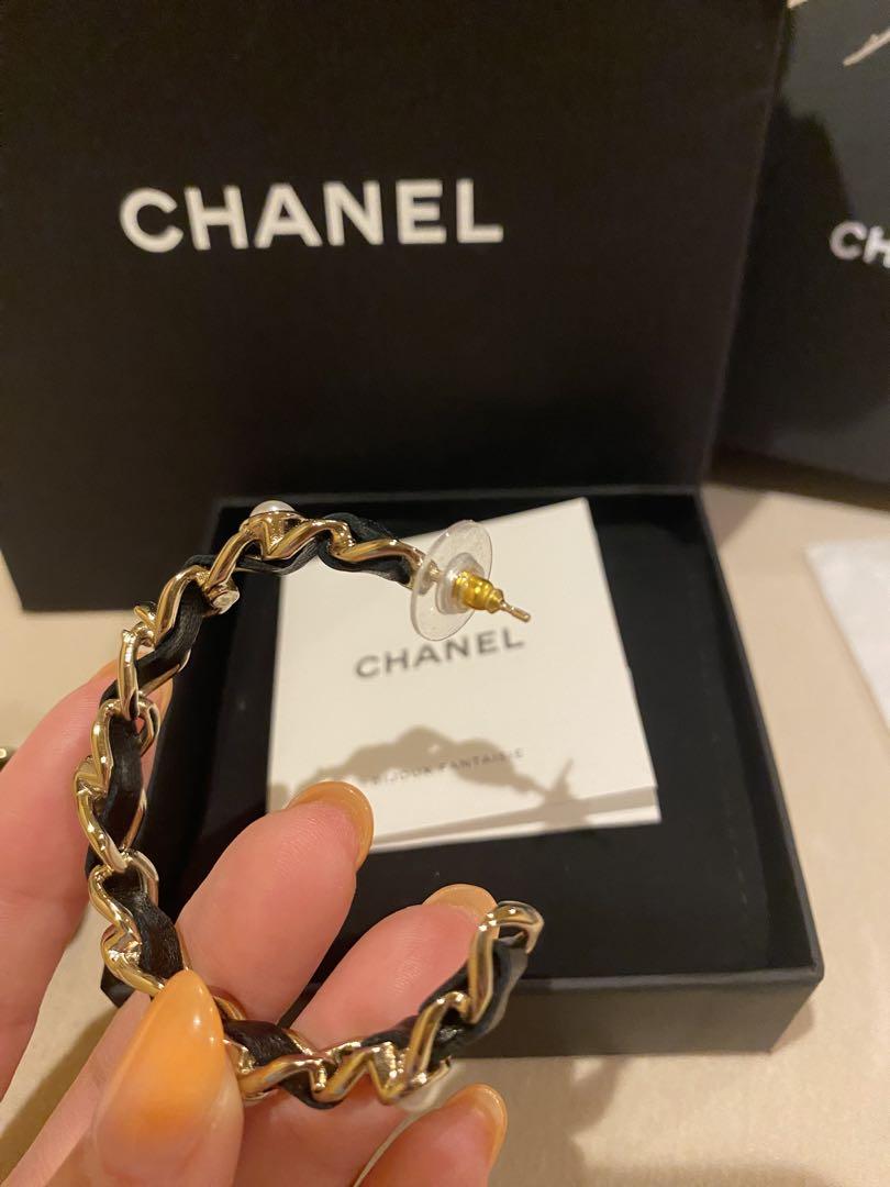 CHANELチェーンデザインフープピアス ロクシタンハンドクリーム付き CHANELチェーンデザインフープピアス ロクシタンハンドクリーム付き