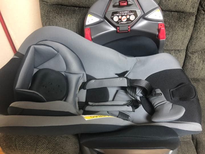 最終値下　アップリカ　ディアターンAB 360度回転　新生児〜4歳まで アップリカ 回転式ベット型チャイルドシート ディアターン プラス AB