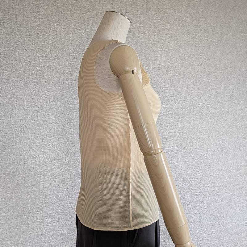イッセイミヤケ◆PLEATS（T.）◆ベージュ◆タンクトップ◆♯3(7227)
