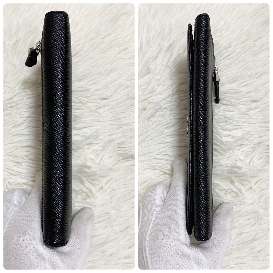 【美品✨】プラダ　二つ折り長財布　金ロゴ レザー 黒