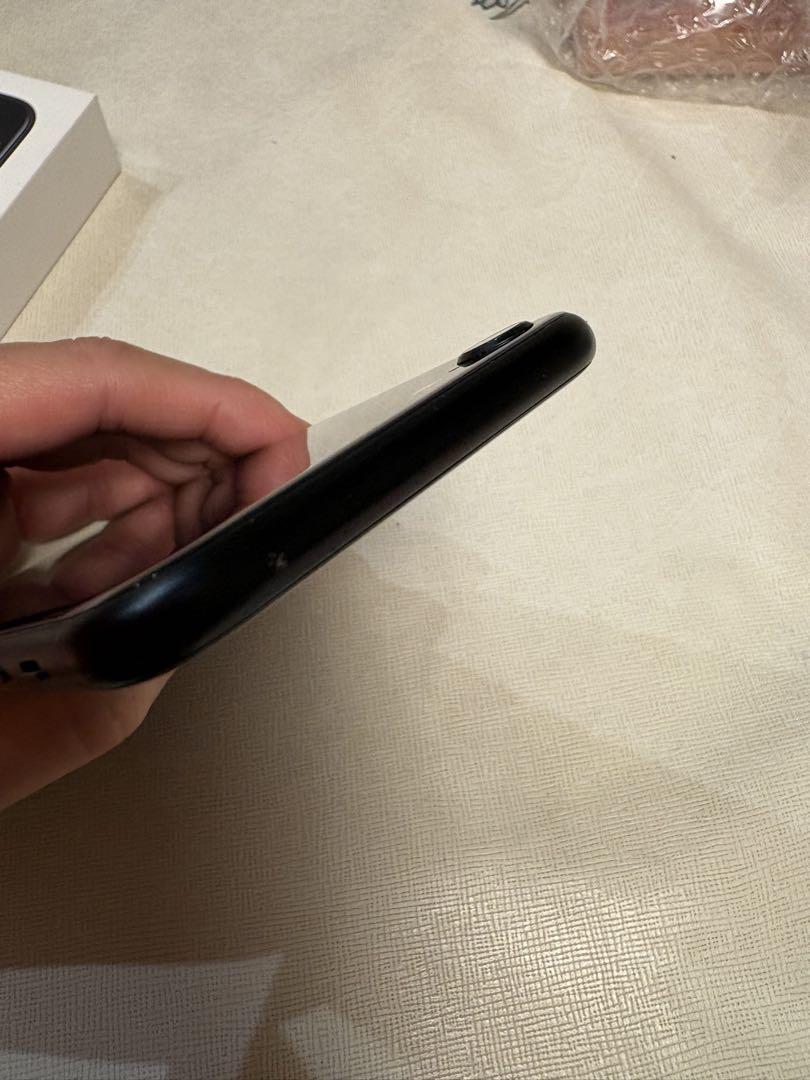 iPhoneSE 第三世代　128GB