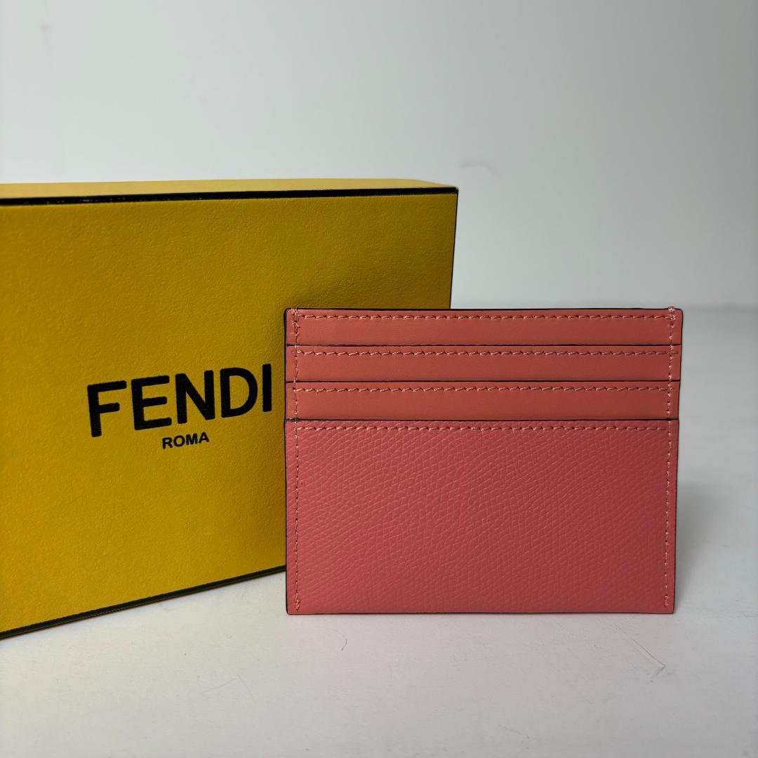 ✨極美品✨ FENDI フェンディ カードケース ピンク ロゴ レザー