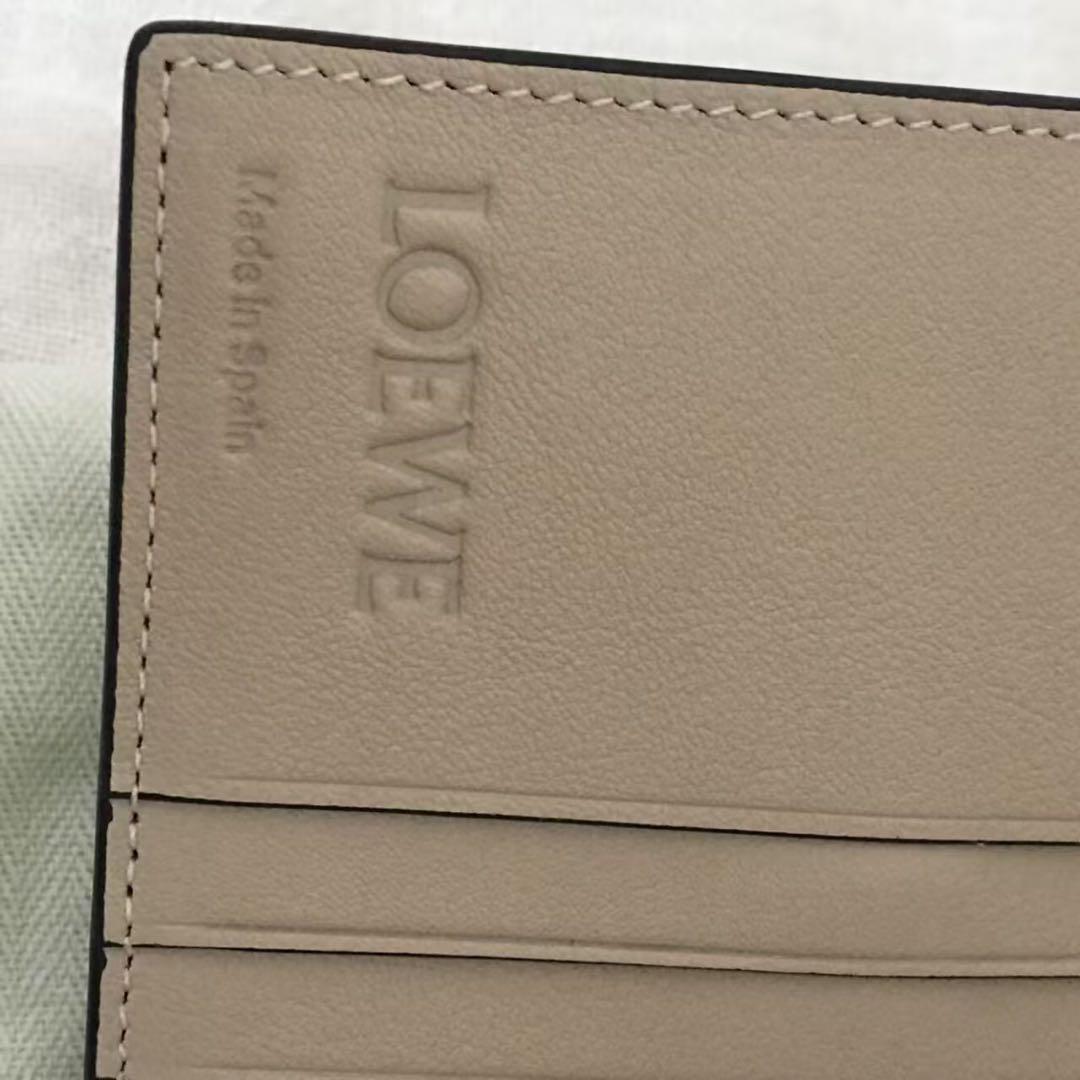 大歓迎 LOEWE スリム ジップ 二つ折り財布