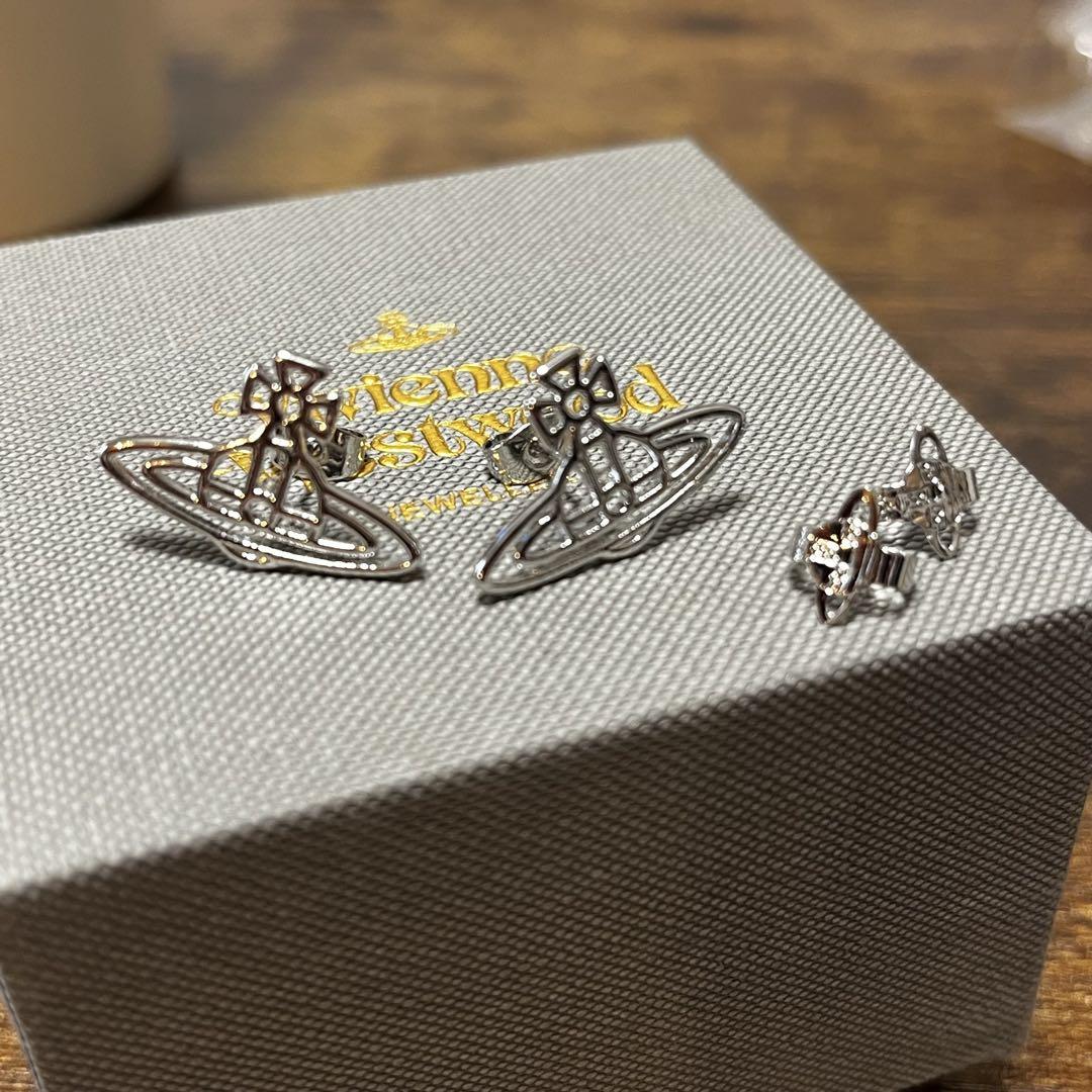 Vivienne westwood ピアス 5,400円