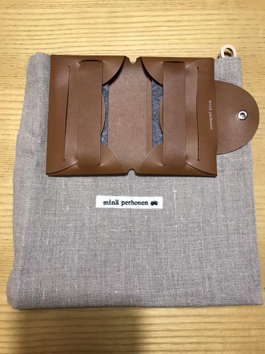 完売品　ミナペルホネン　カードケース　革製品