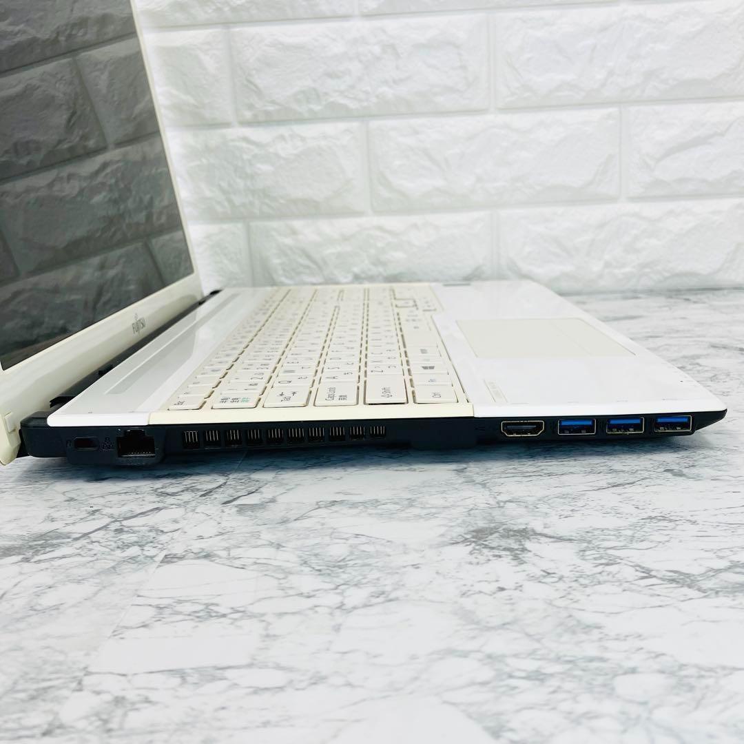✨すぐ使える薄型 ノートパソコン✨Windows10 カメラ付き 白 富士通