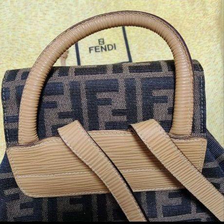 FENDI ロゴプリント バックパック パターン キャンバスリュック