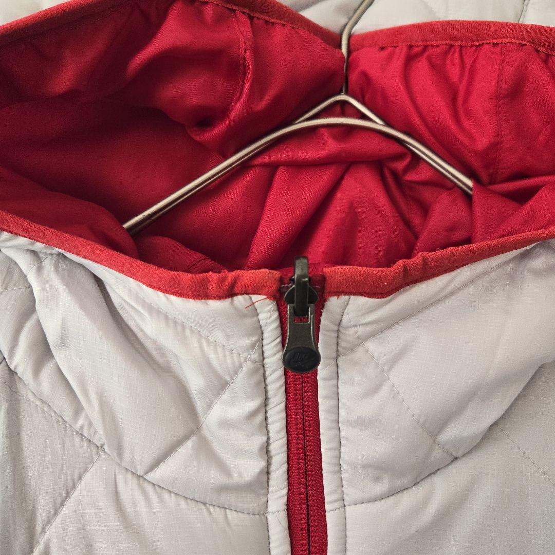 【訳あり】NIKE ナイキ レッド L 中綿 アウター フード付き リバーシブル 【訳あり】NIKE ナイキ レッド L 中綿 アウター フード付き リバーシブル