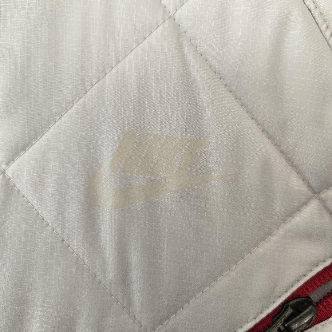【訳あり】NIKE ナイキ レッド L 中綿 アウター フード付き リバーシブル 【訳あり】NIKE ナイキ レッド L 中綿 アウター フード付き リバーシブル