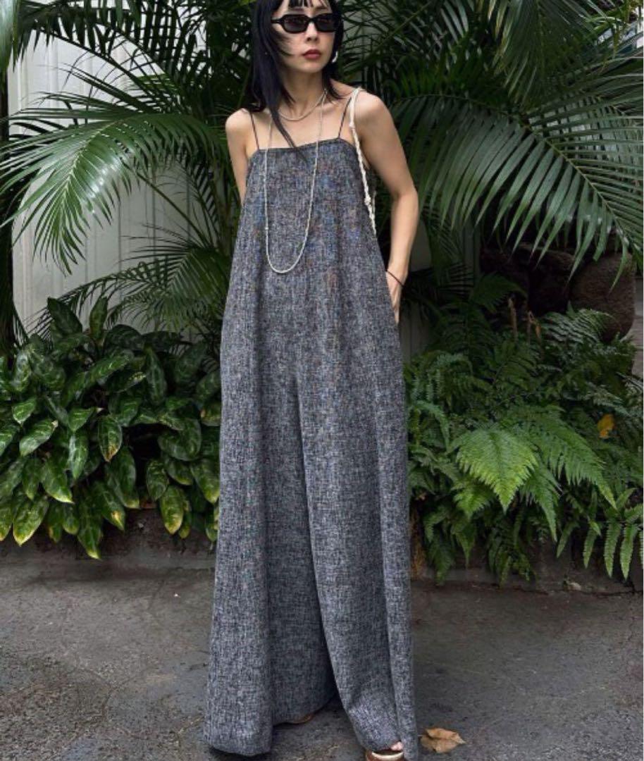新品タグ付き　MEDI COMFORTABLE FLARE ROMPERS
