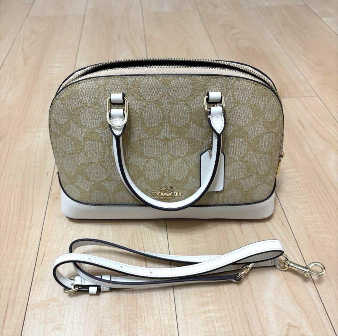 Coach ベージュ ホワイト ハンドバッグ