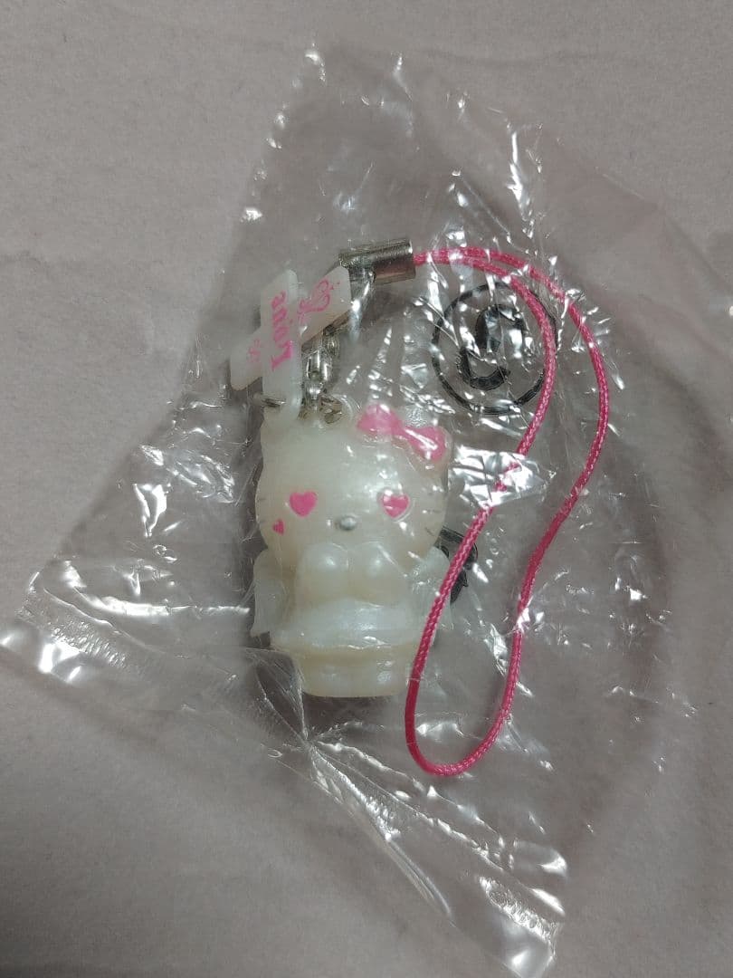 ハローキティ 2007年 スウィート&クール 携帯クリーナーとマスコット ハローキティ 2007年 スウィート&クール 携帯クリーナーとマスコット