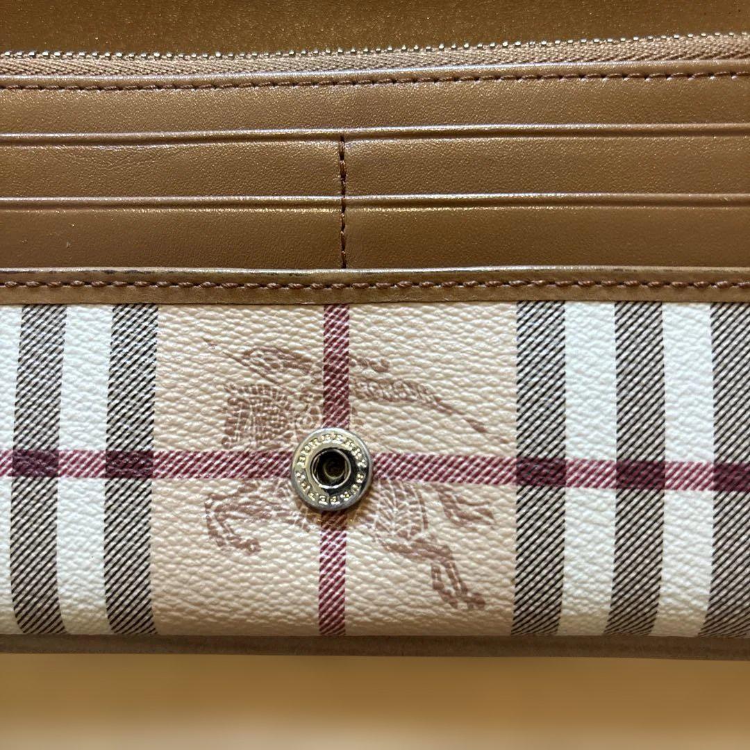 BURBERRY2つ折り長財布　ノバチェックPVC