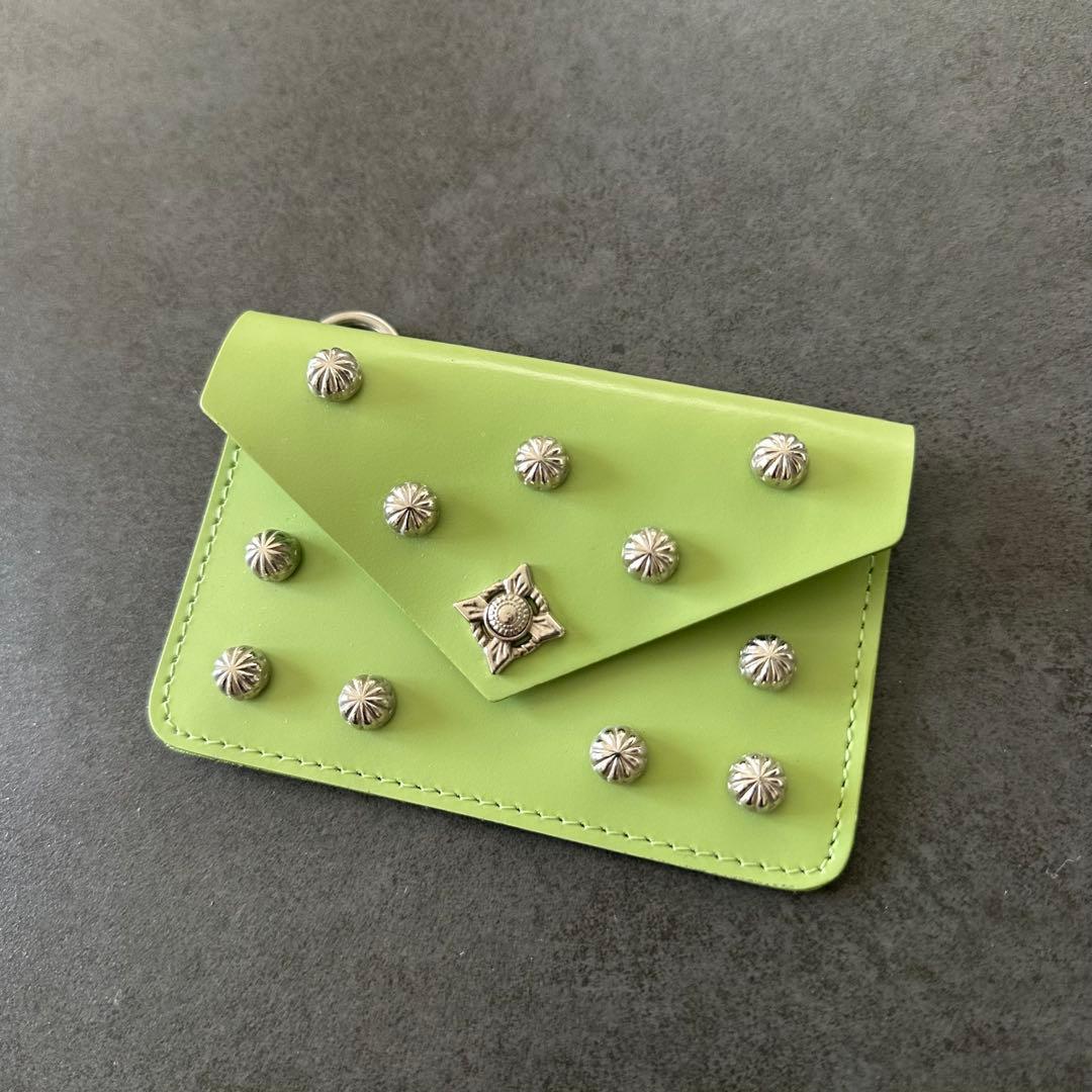 TOGA トーガ スタッズ　カードケース ライムグリーン