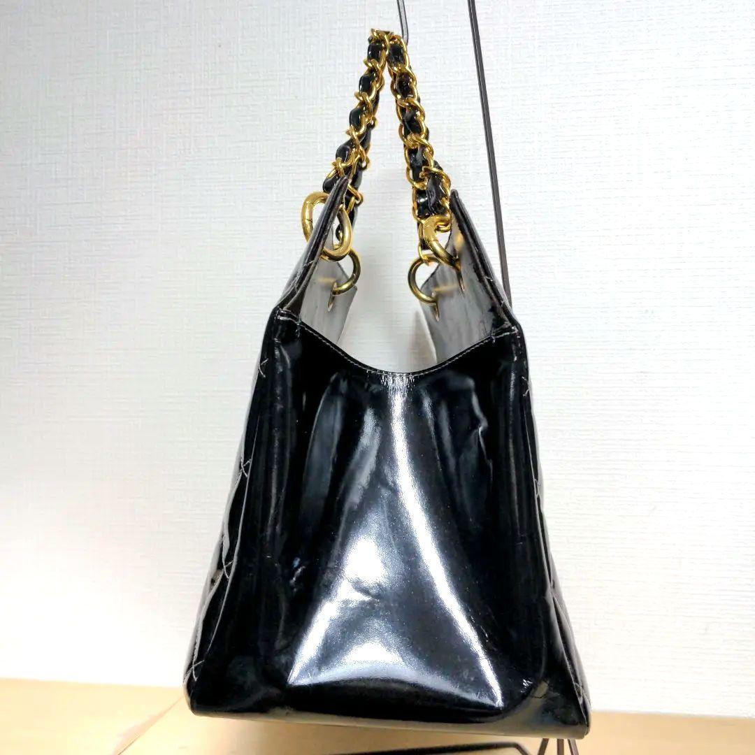 ct16 CHANEL ハンドバッグ マトラッセ 黒 エナメル デカココ