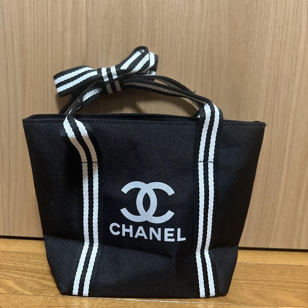 CHANEL ブラック ノベルティバッグ