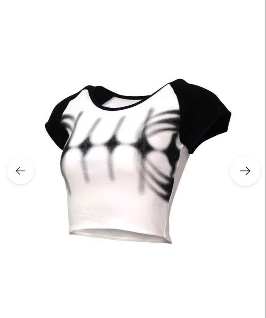 トップス Theredthread blur symbol t-shirt cropped blur symbol t-shirt cropped theredthread - メルカリ