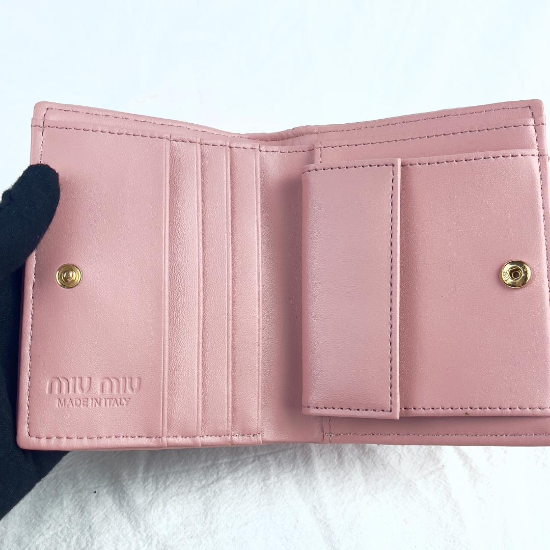【ゆき】miumiu ピンク キルティング 二つ折り財布 MIU MIU ピンク キルティング 二つ折り財布