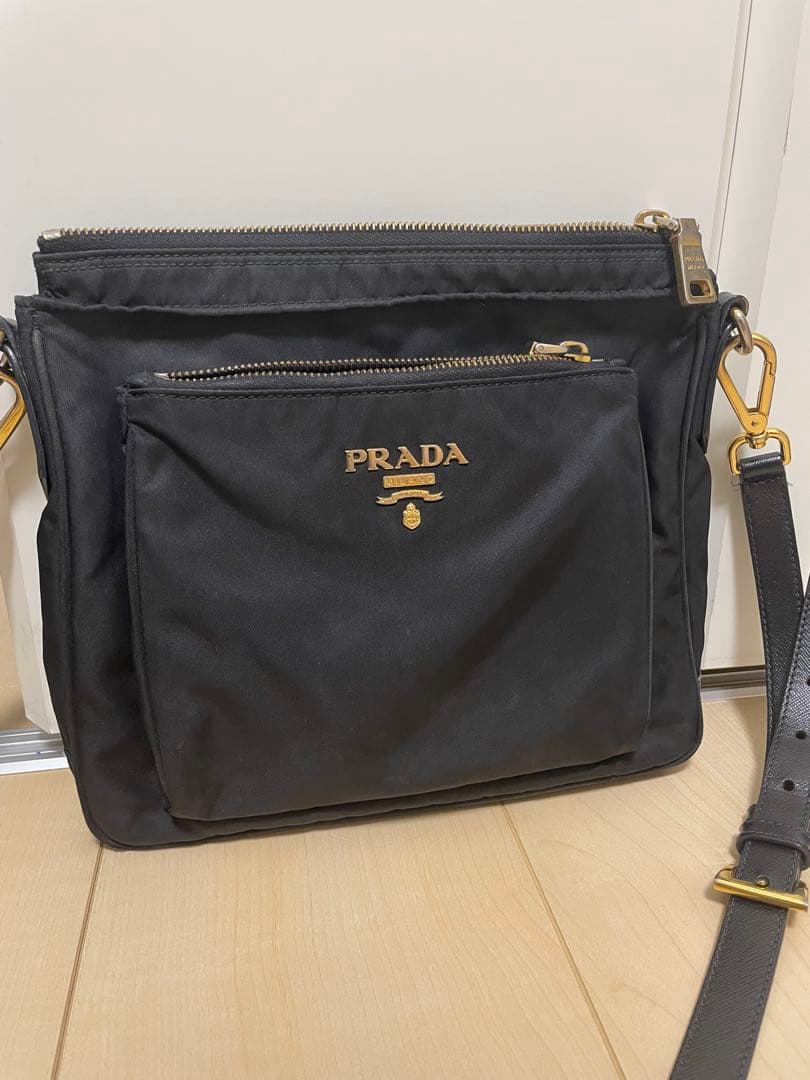 プラダ ショルダーバッグ 2way メタルロゴ ナイロン レザー 黒