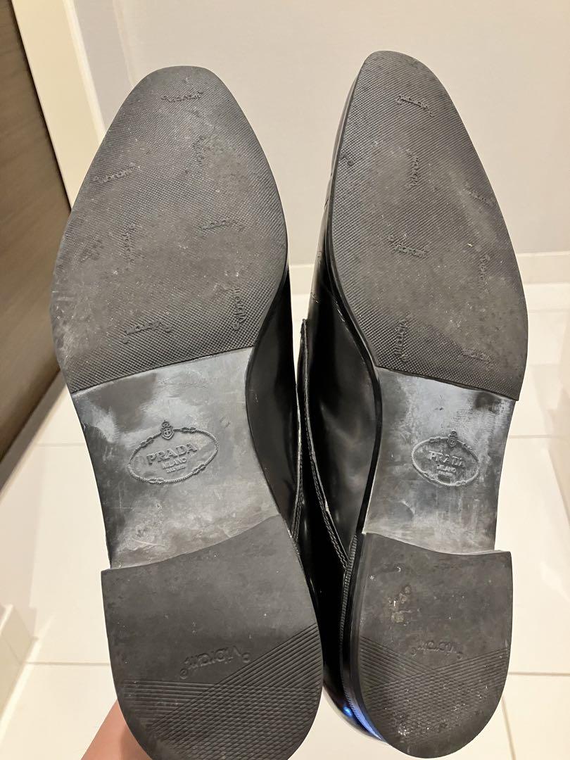 【PRADA】黒のレザードレスシューズ