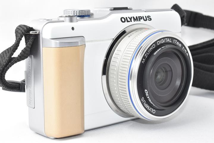 【リーダー付】OLYMPUS PEN E-PL1 ホワイト+パンケーキレンズ