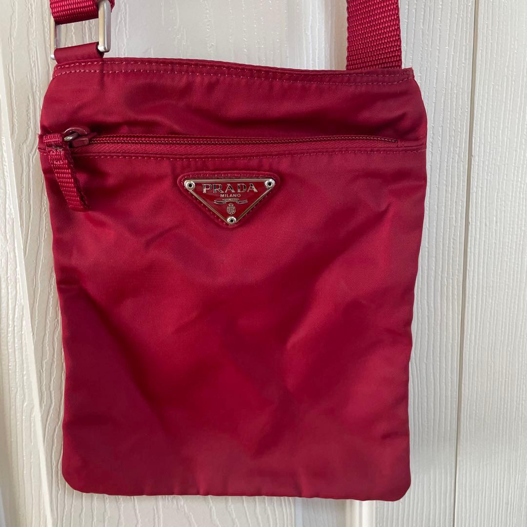 PRADA プラダ　ショルダーバッグ　レッド