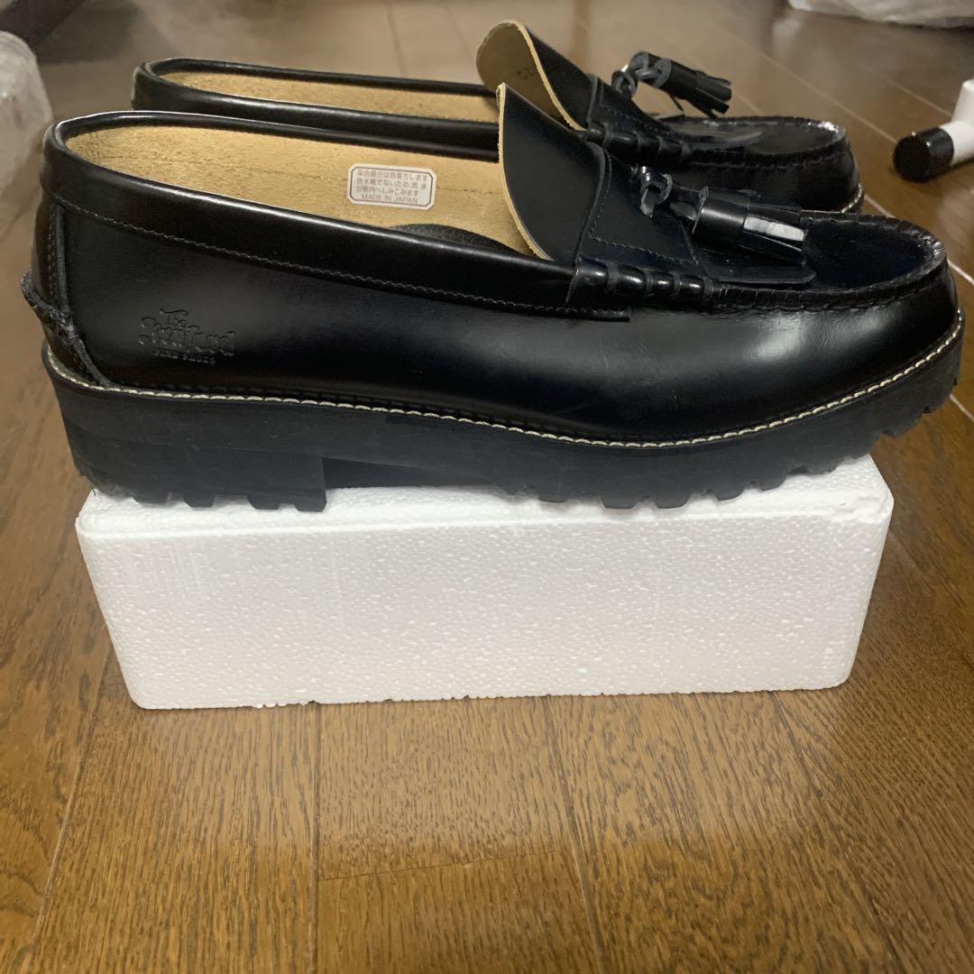タッセル ローファー