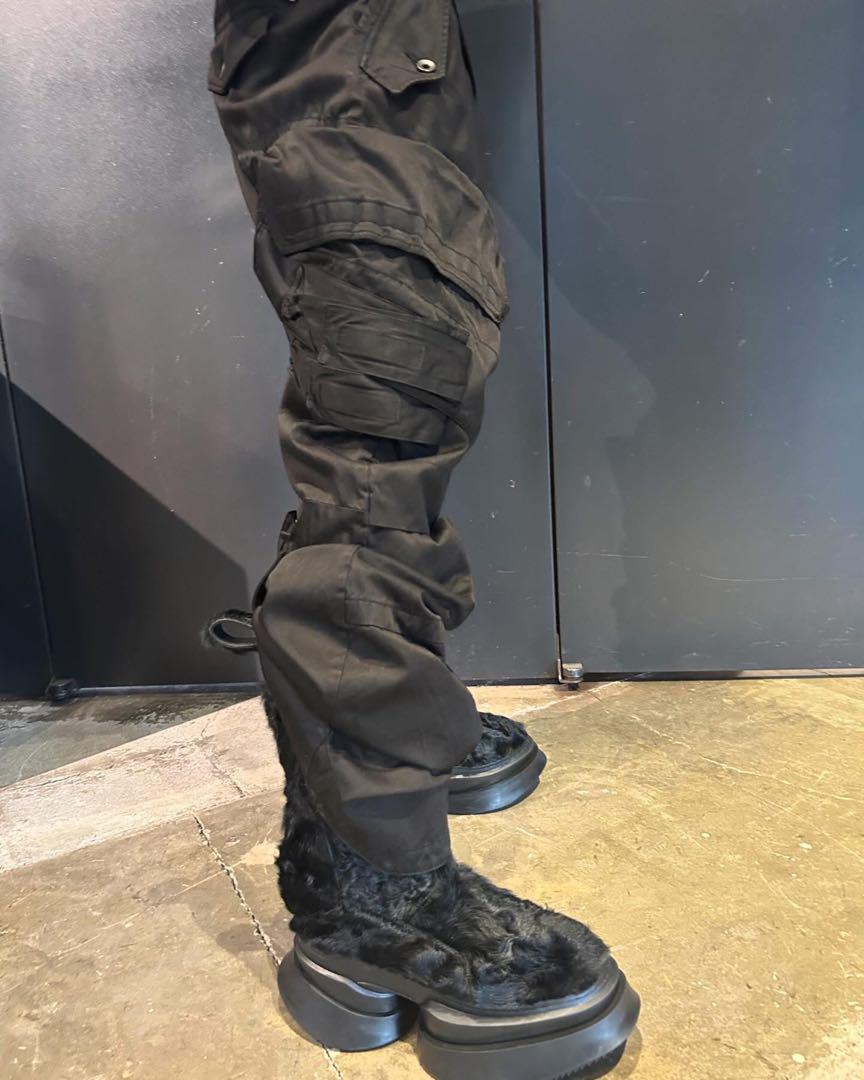 パンツ JULIUS EDGE SEAM GASMASK CARGO PANTS