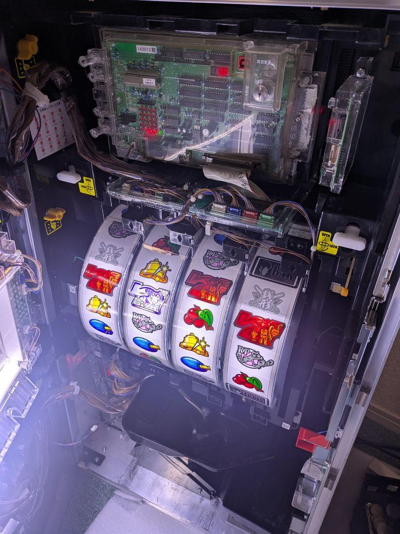 パチスロ　主役は銭形３　実機　コイン不要機　送料込み　引取り可能　埼玉