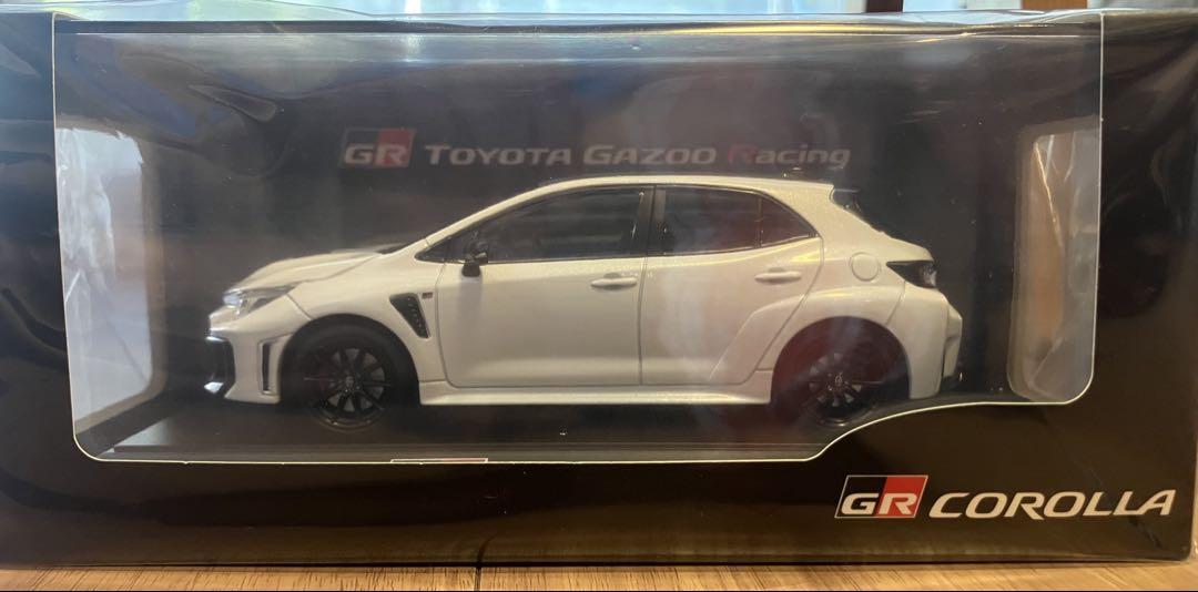 トヨタ博物館購入 GRカローラ カラーサンプル プラチナホワイトパールマイカ GRカローラ カラーサンプルミニカー プラチナホワイトパール