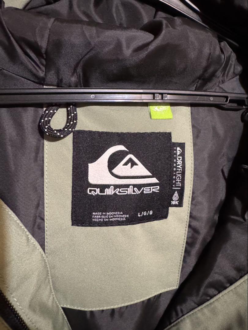 quiksilver クイックシルバー　スノーボードウェア　上下　新品未使用