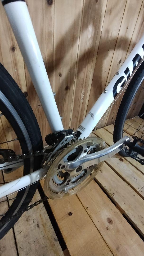 上腕二頭筋　　GIANT　ESCAPE R3 　エスケープ　S　白