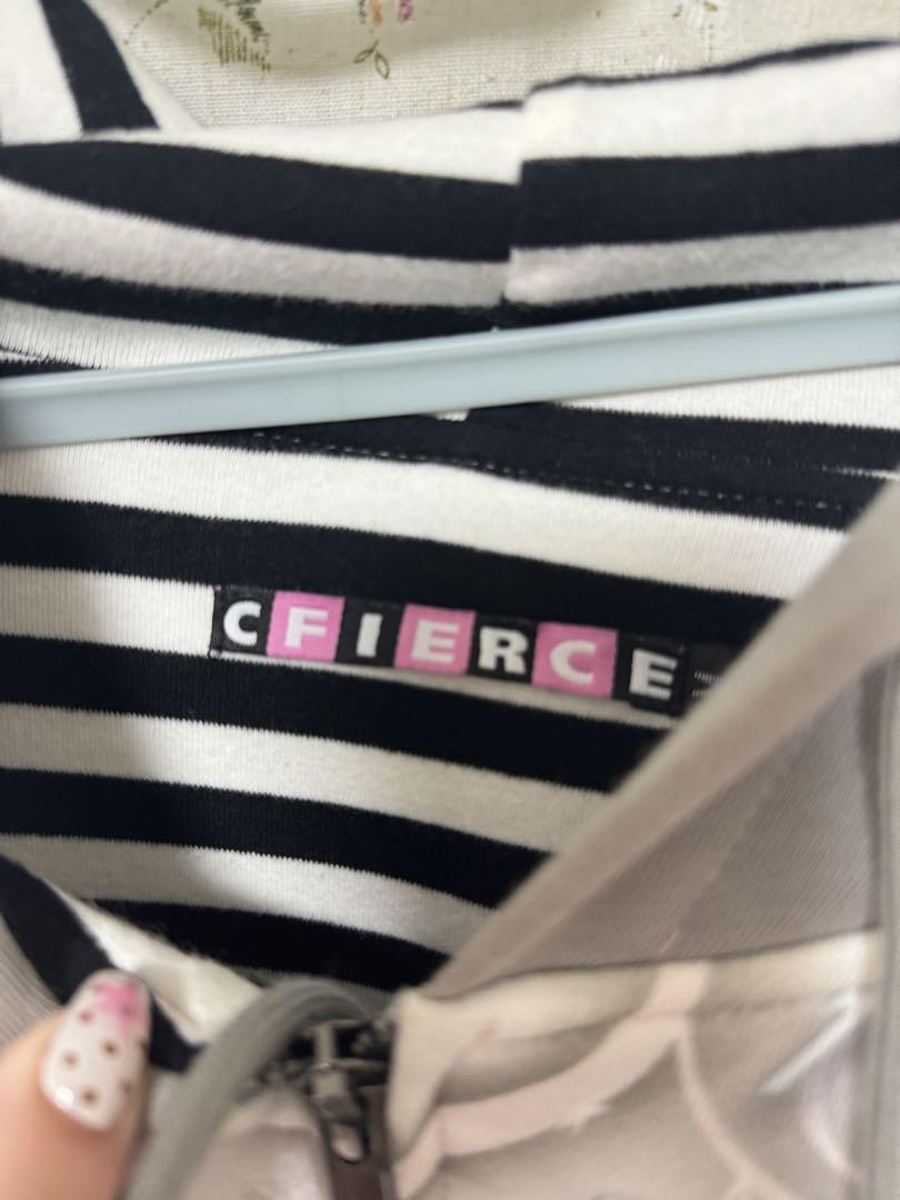 【NewJeans着用】CFIERCE 23SS パーカーHearin着用 NewJeans着用】CFIERCE 23SS パーカーHearin着用