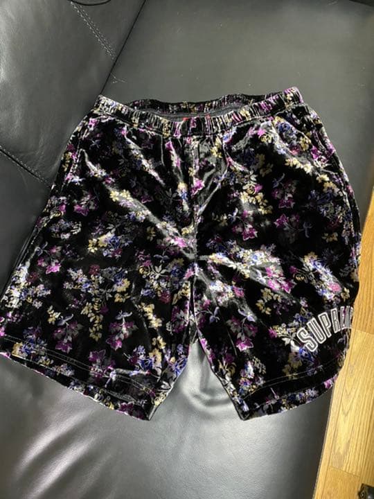 シュプリーム ハーフショーツ M にこにこ様専用です。 property