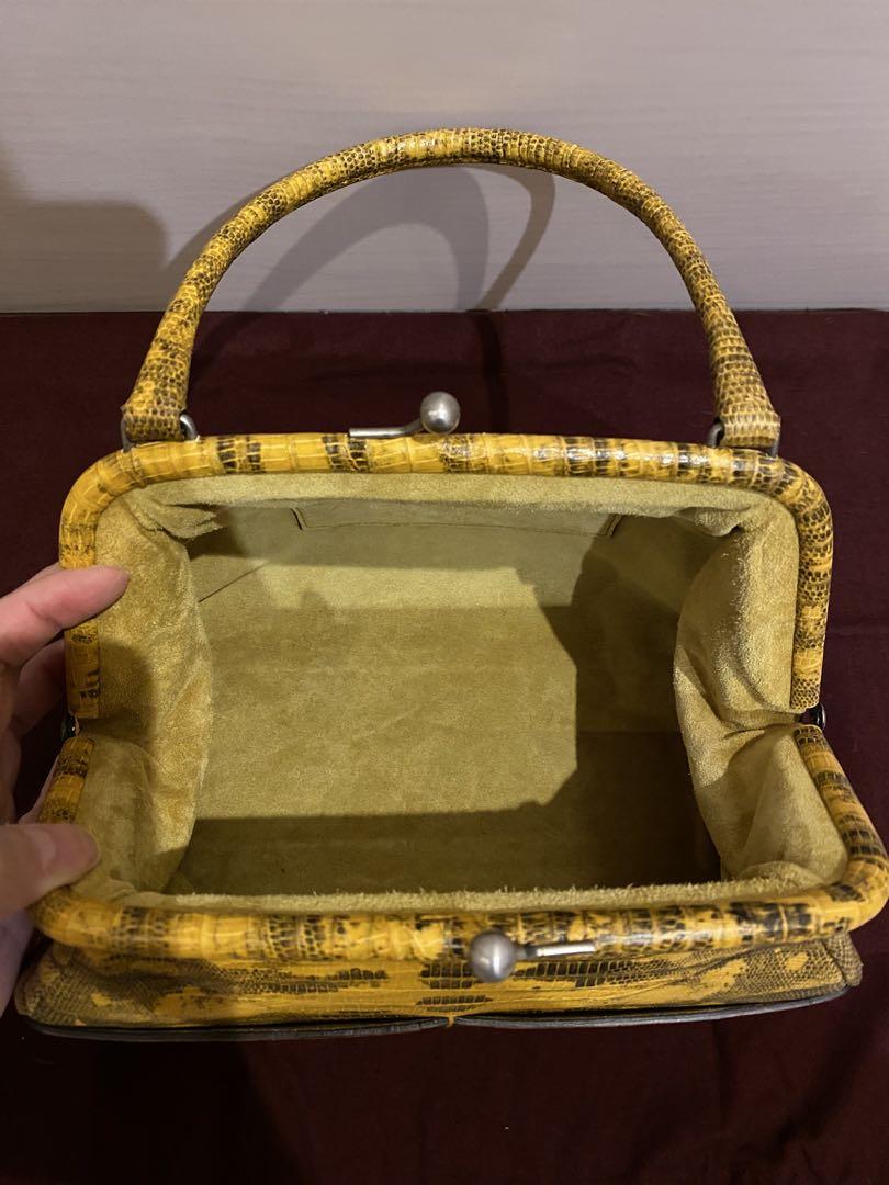 【美品】miumiu　 がまぐちバッグ　パイソン柄　SENAPE