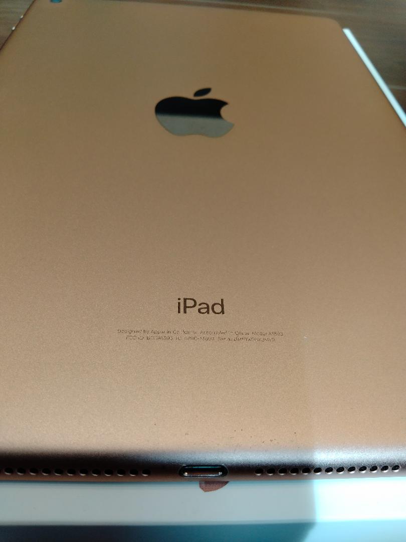 【美品/箱付き】iPad 第6世代 32GB ゴールド Wi-Fi[32GB]