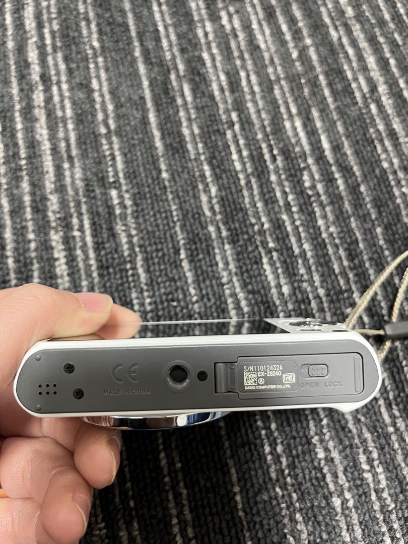 CASIO EXILM EX-ZS240 デジタルカメラ