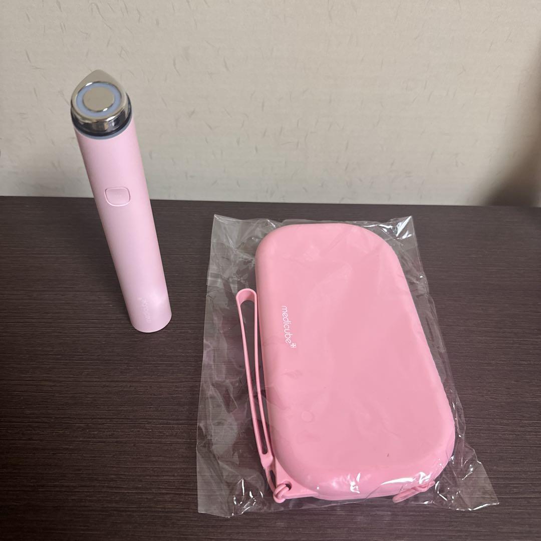 【2回使用美品】メディキューブ　美顔器ボディ・フェイスケア
