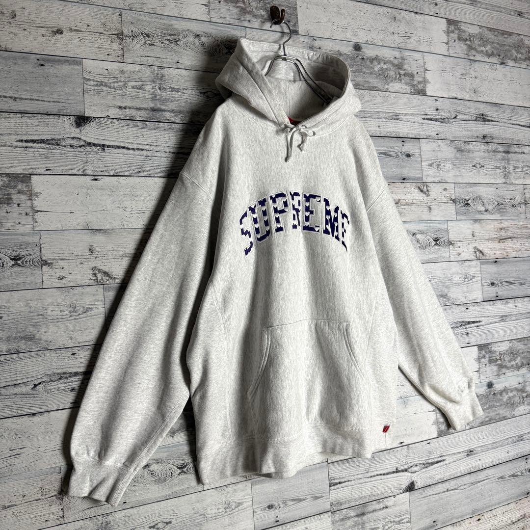 【希少XLサイズ】 シュプリーム ☆ ハート刺繍アーチロゴ入りパーカー　グレー