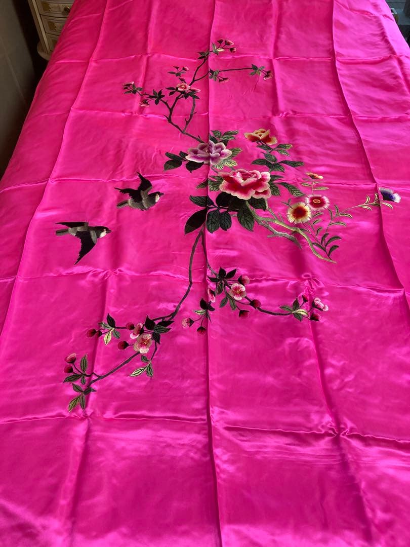 中国 シルク100% 布 刺繍、花と鳥 レトロ 新品未使用 中国 シルク100% 布 刺繍、花と鳥 レトロ 新品未使用