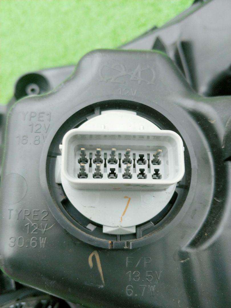 美品　エヌボックス　ホンダ　N-BOX JF3 純正　右ヘッドライト　ランプ